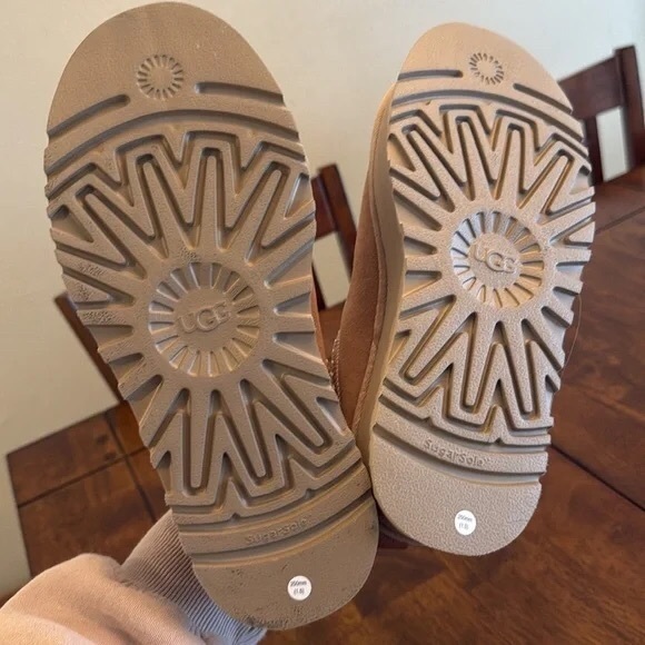 UGG Tan Platform Shoes - Picture 4 of 4